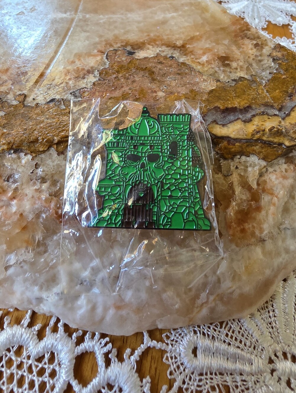 🆕️ Masters of the Universe He-Man "Castle Grayskull" Enamel Metal Pin Brooch